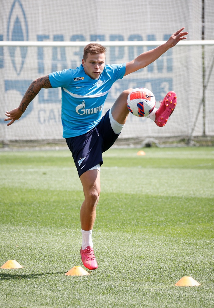 Первая тренировка основного состава «Зенита» после отпуска