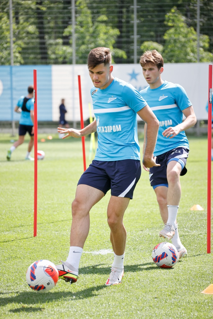 Первая тренировка основного состава «Зенита» после отпуска