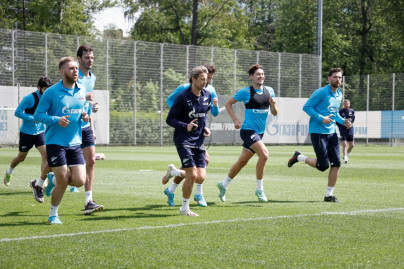 Первая тренировка основного состава «Зенита» после отпуска