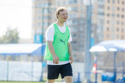 Александр Низелик провел тренировку для футболистов с синдромом Дауна — «47 в игре»