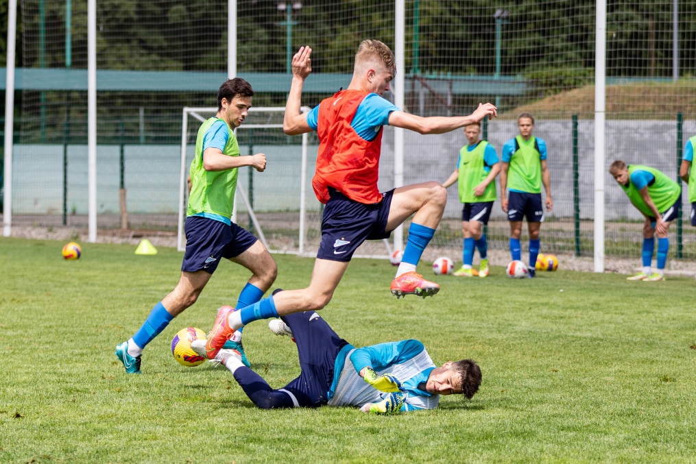 «Газпром» — тренировочные сборы «Зенита»-м в Ставропольском крае: 27 июня, утренняя тренировка