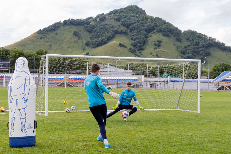 «Газпром» — тренировочные сборы «Зенита»-м в Ставропольском крае: 27 июня, утренняя тренировка