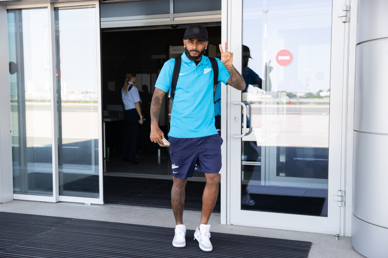 «Зенит» в «Пулково» перед вылетом на матч c ЦСКА