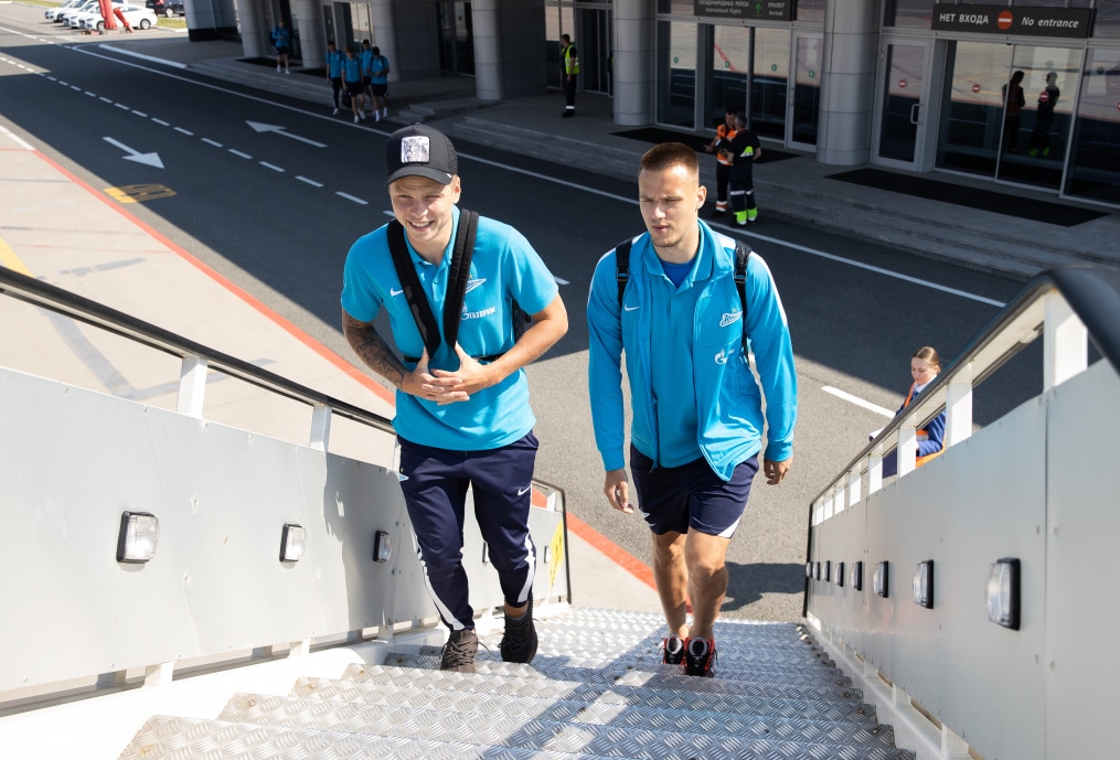 «Зенит» в «Пулково» перед вылетом на матч c ЦСКА