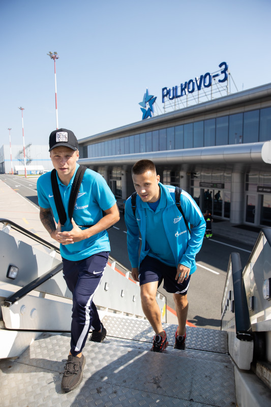 «Зенит» в «Пулково» перед вылетом на матч c ЦСКА