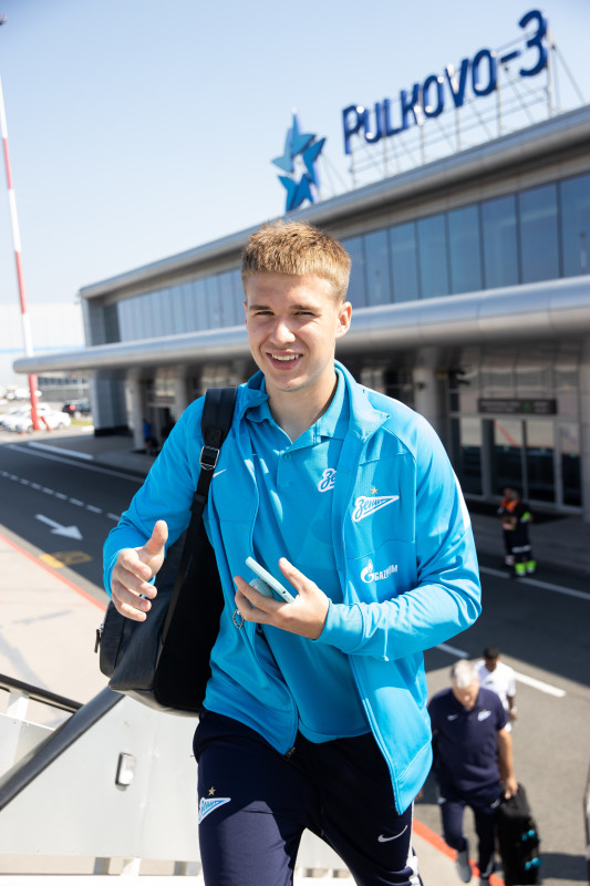 «Зенит» в «Пулково» перед вылетом на матч c ЦСКА