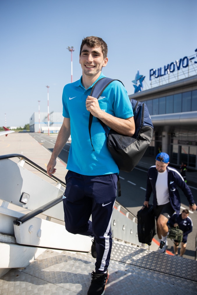 «Зенит» в «Пулково» перед вылетом на матч c ЦСКА