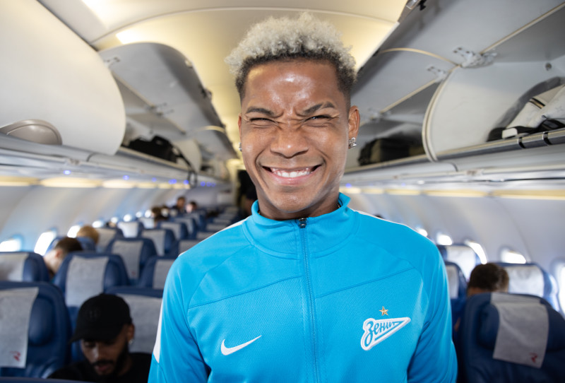 «Зенит» в «Пулково» перед вылетом на матч c ЦСКА