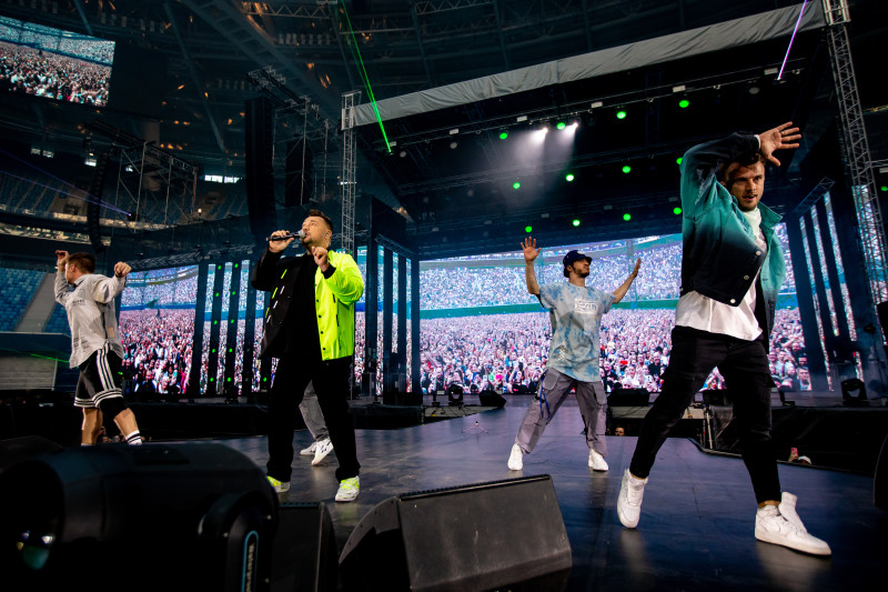 На «Газпром Арене» концерт российской поп-группы «Руки Вверх»