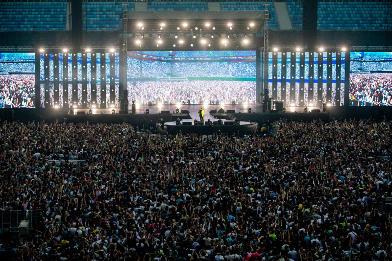 На «Газпром Арене» концерт российской поп-группы «Руки Вверх»