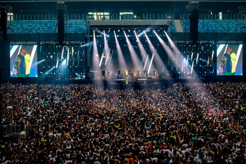 На «Газпром Арене» концерт российской поп-группы «Руки Вверх»