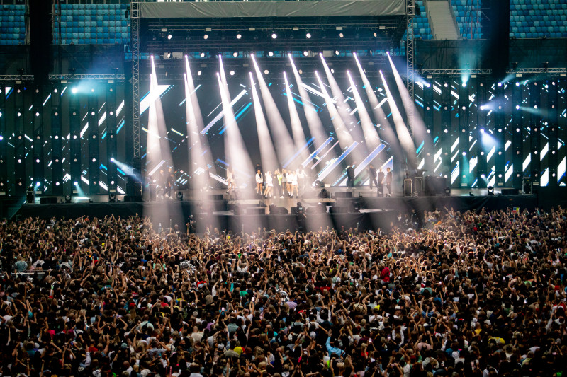 На «Газпром Арене» концерт российской поп-группы «Руки Вверх»