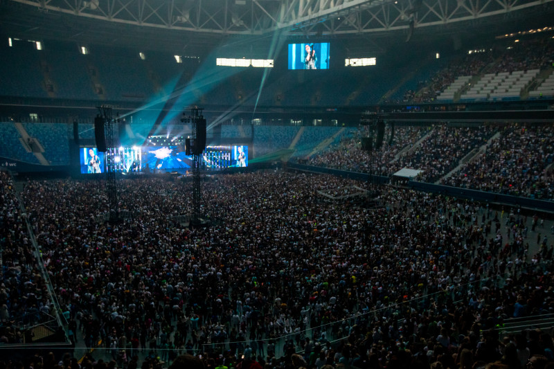 На «Газпром Арене» концерт российской поп-группы «Руки Вверх»