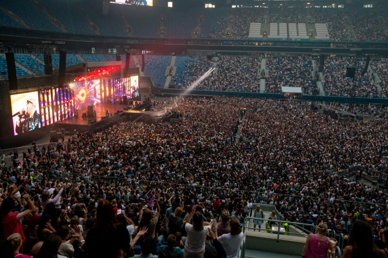 На «Газпром Арене» концерт российской поп-группы «Руки Вверх»