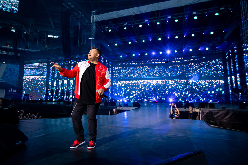 На «Газпром Арене» концерт российской поп-группы «Руки Вверх»