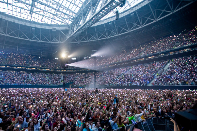 На «Газпром Арене» концерт российской поп-группы «Руки Вверх»