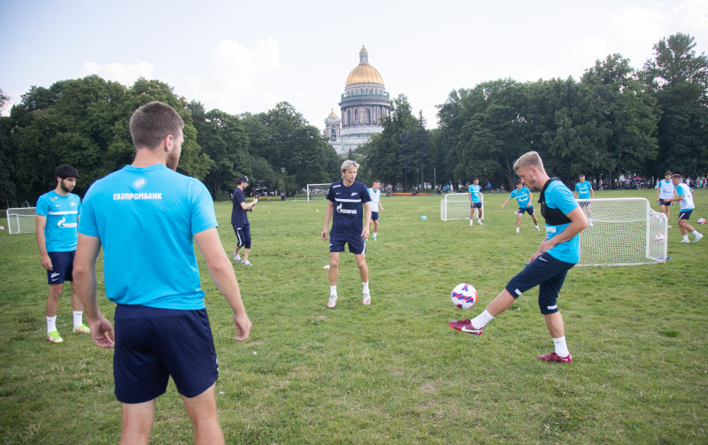 Открытая тренировка «Зенита» в Александровском саду