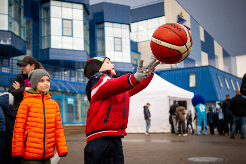 Фан-променад на стадионе «Смена» перед матчем «Зенит»-м — «Торпедо»-м