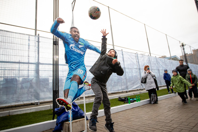 Фан-променад на стадионе «Смена» перед матчем «Зенит»-м — «Торпедо»-м