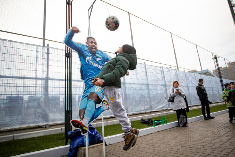 Фан-променад на стадионе «Смена» перед матчем «Зенит»-м — «Торпедо»-м