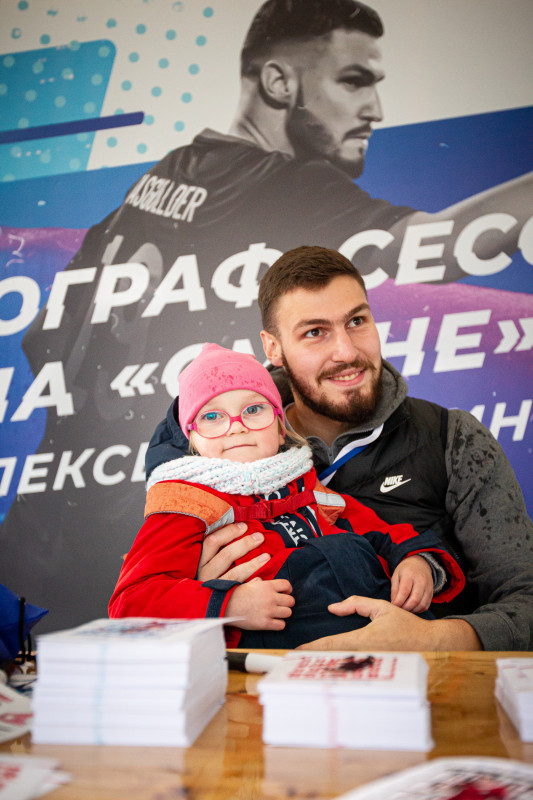 Автограф-сессия Алексея Гасилина