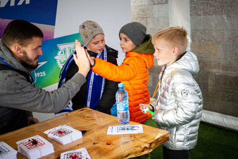 Автограф-сессия Алексея Гасилина