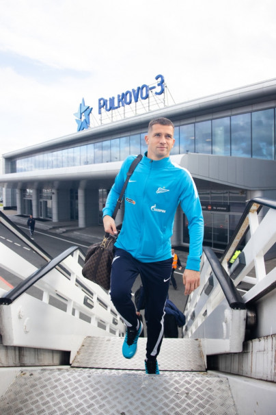 «Зенит» в «Пулково» перед вылетом на матч с  «Динамо»