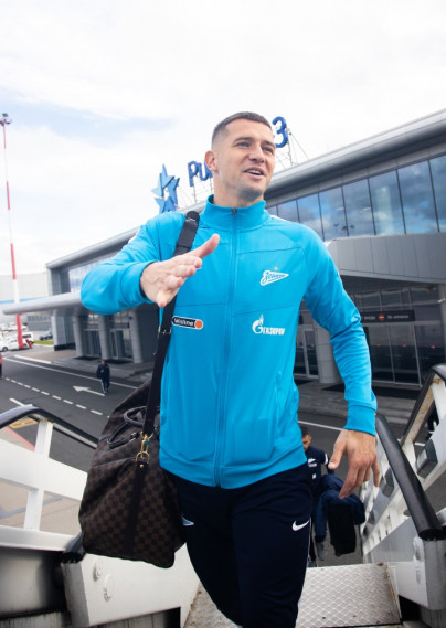 «Зенит» в «Пулково» перед вылетом на матч с  «Динамо»