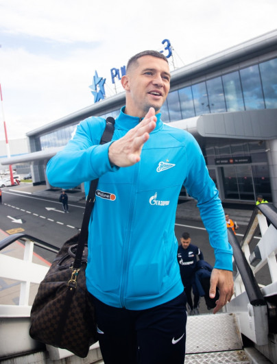 «Зенит» в «Пулково» перед вылетом на матч с  «Динамо»