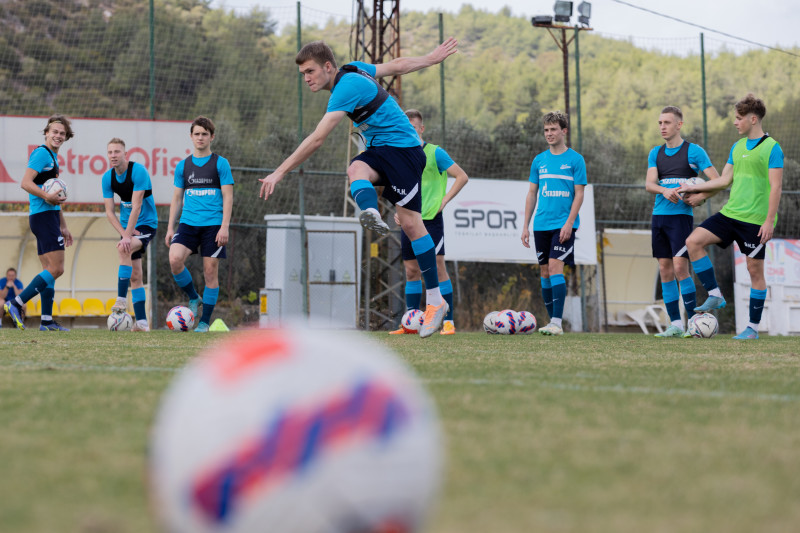 «Газпром» — тренировочные сборы «Зенита»-м в Турции: 21 ноября, утренняя тренировка