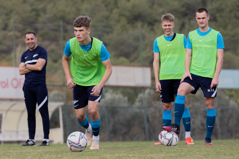 «Газпром» — тренировочные сборы «Зенита»-м в Турции: 21 ноября, утренняя тренировка