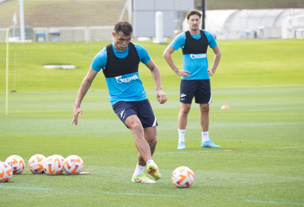 «Газпром»-тренировочные сборы в Катаре: 16 января, утренняя тренировка