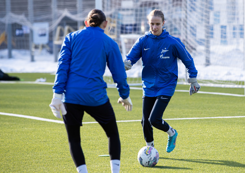 Тренировка женской команды «Зенит» в Удельном парке