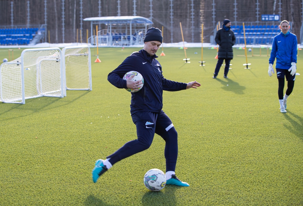 Тренировка женской команды «Зенит» в Удельном парке