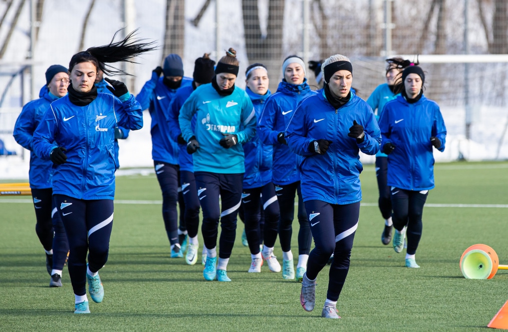 Тренировка женской команды «Зенит» в Удельном парке