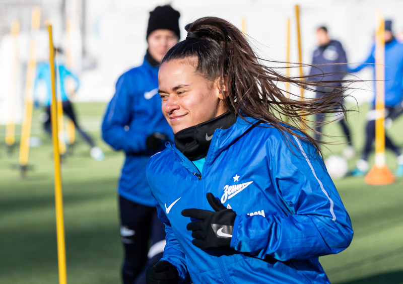 Тренировка женской команды «Зенит» в Удельном парке