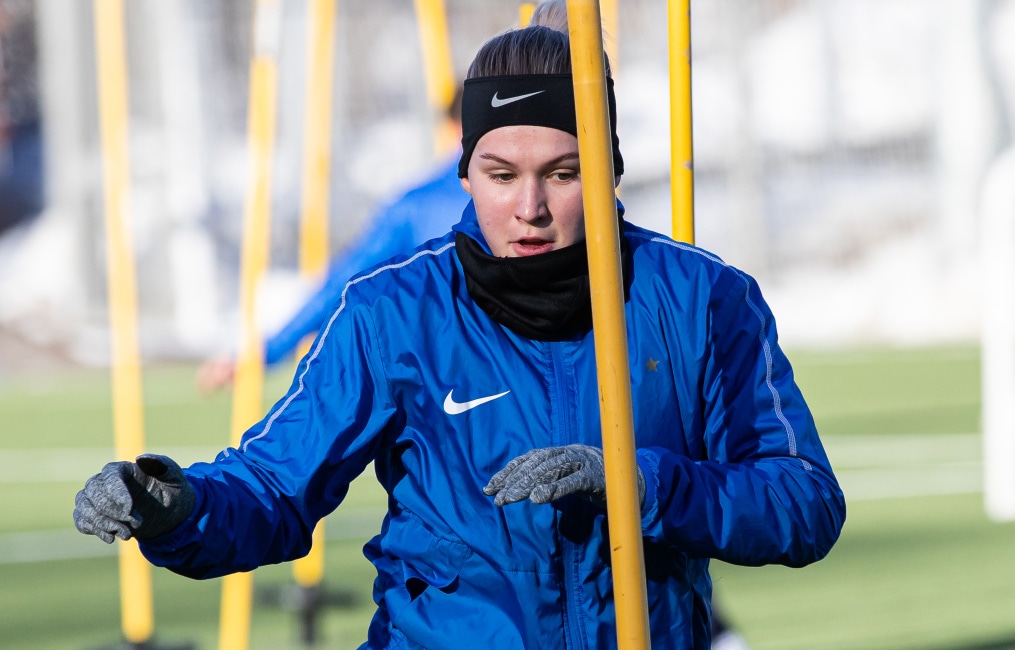 Тренировка женской команды «Зенит» в Удельном парке