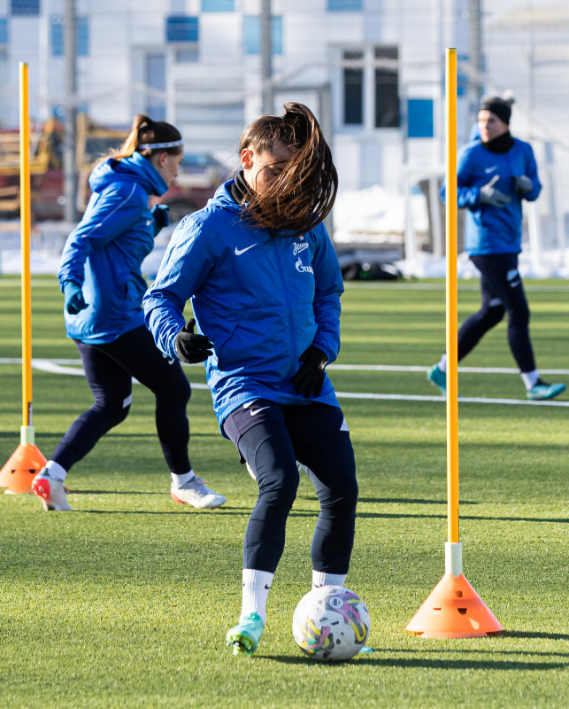 Тренировка женской команды «Зенит» в Удельном парке