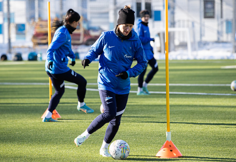 Тренировка женской команды «Зенит» в Удельном парке