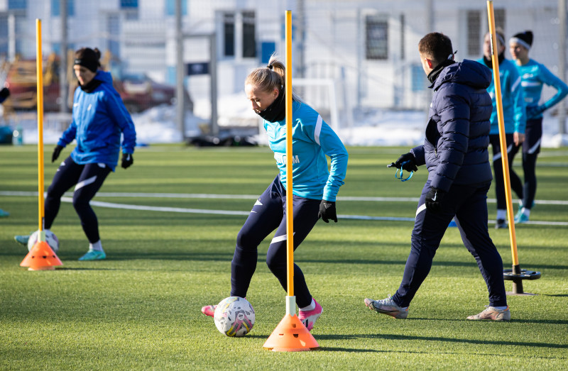 Тренировка женской команды «Зенит» в Удельном парке