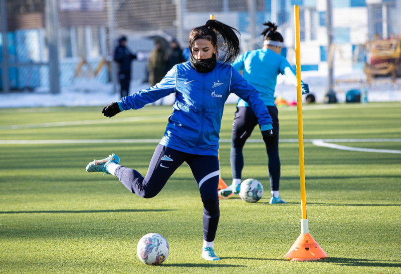 Тренировка женской команды «Зенит» в Удельном парке