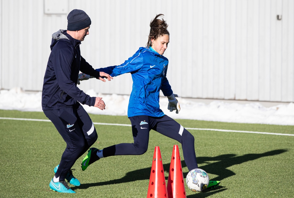 Тренировка женской команды «Зенит» в Удельном парке