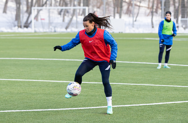Тренировка женской команды «Зенит» в Удельном парке