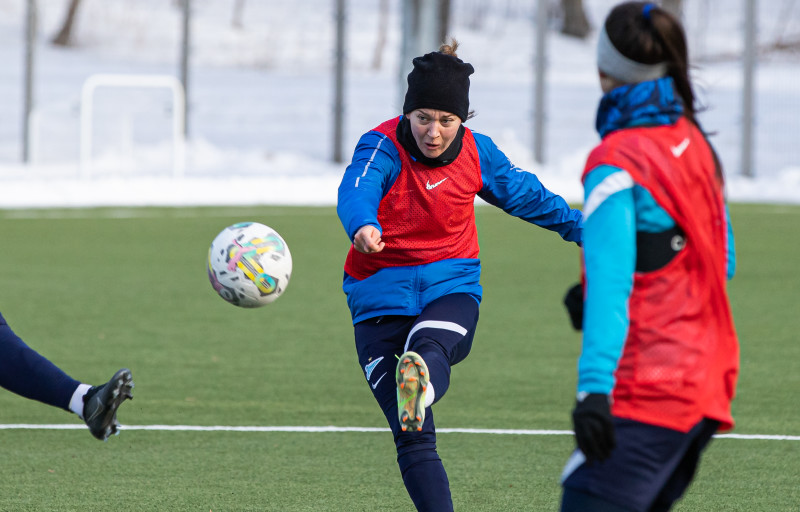 Тренировка женской команды «Зенит» в Удельном парке