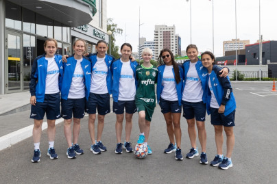 Прогулка женской команды перед матчем с «Рубином»