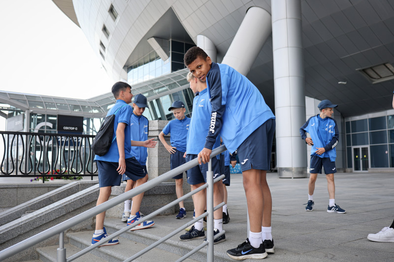 Воспитанники «Газпром»-Академии посетили «Газпром Арену»