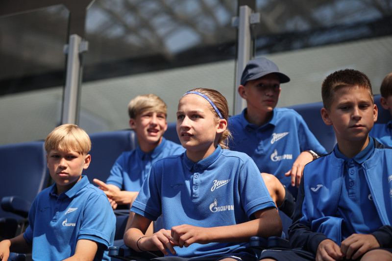 Воспитанники «Газпром»-Академии посетили «Газпром Арену»