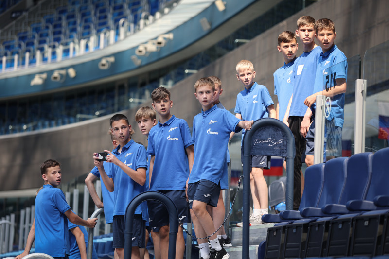 Воспитанники «Газпром»-Академии посетили «Газпром Арену»