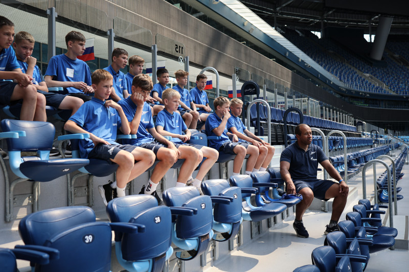 Воспитанники «Газпром»-Академии посетили «Газпром Арену»