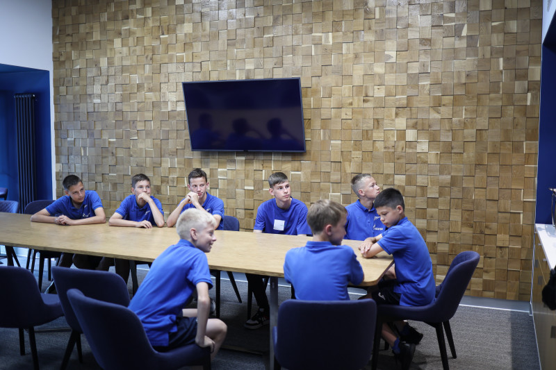 Воспитанники «Газпром»-Академии посетили «Газпром Арену»